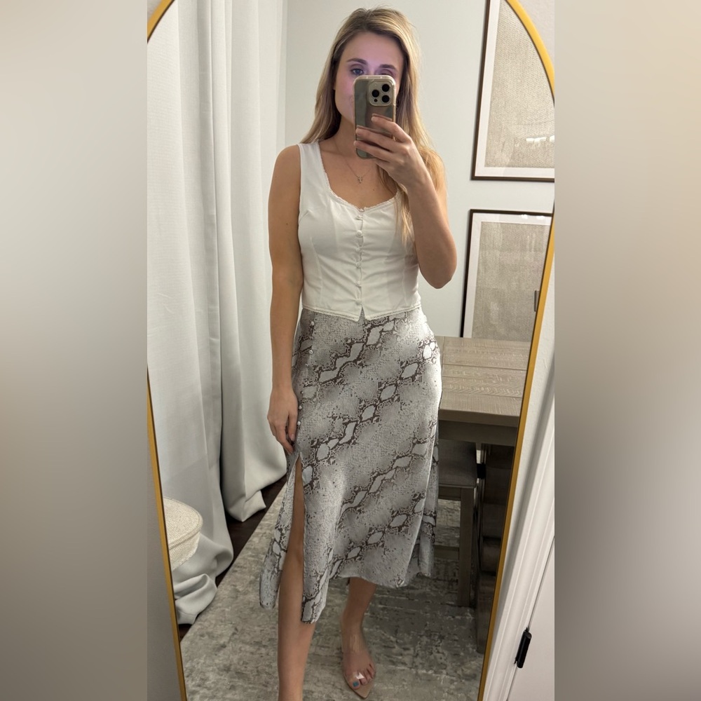 White Button-Up Tank Top - Picture 11 of 16